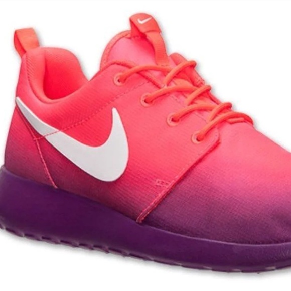 Nike Roshes - Picture 1 of 3